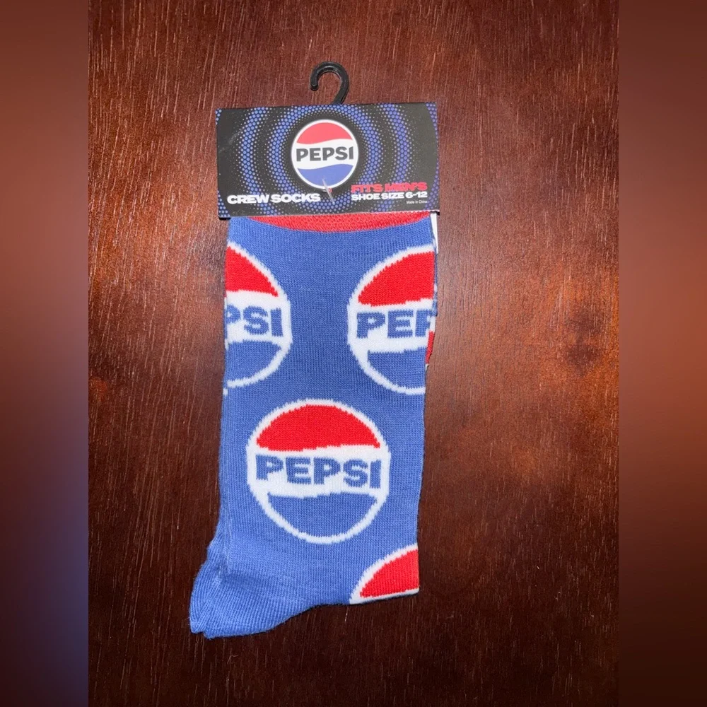 PEPSI NOVELTY CREW SOCKS NWT MEN’S SHOE SIZE 6-12